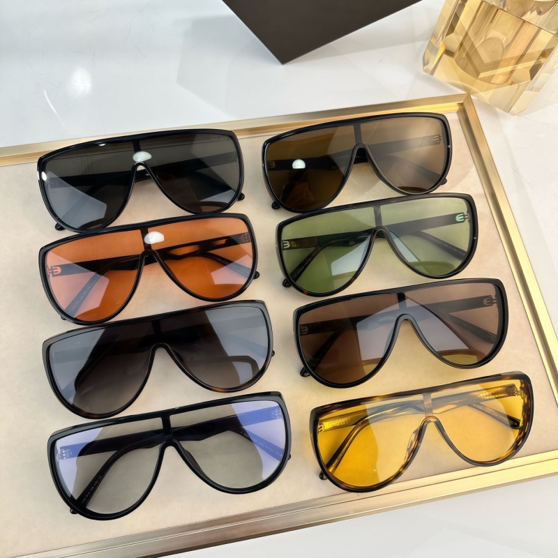 TOM FORD